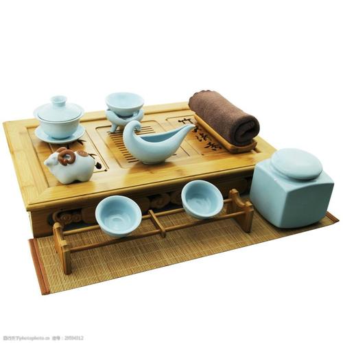 关键词:简约清新浅蓝色茶具产品实物 茶文化 蓝色茶杯 木制茶垫 木制